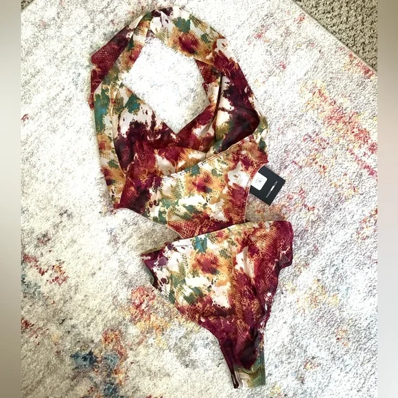 ♠️ Halter Style Bodysuit ♠️ - Picture 7 of 10